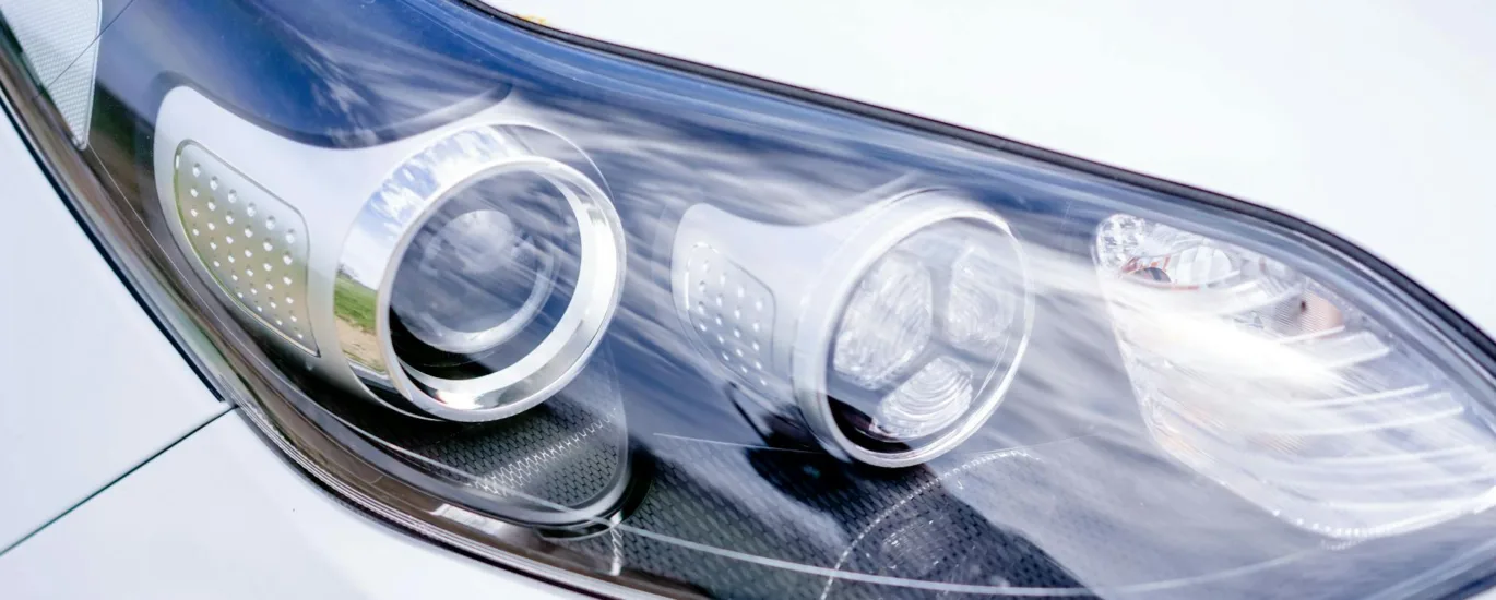 Photo by Atlantic Ambience on Pexels | Poles Headlamp Lampu Kusam Jadi Bening Restorasi Headlamp illustration