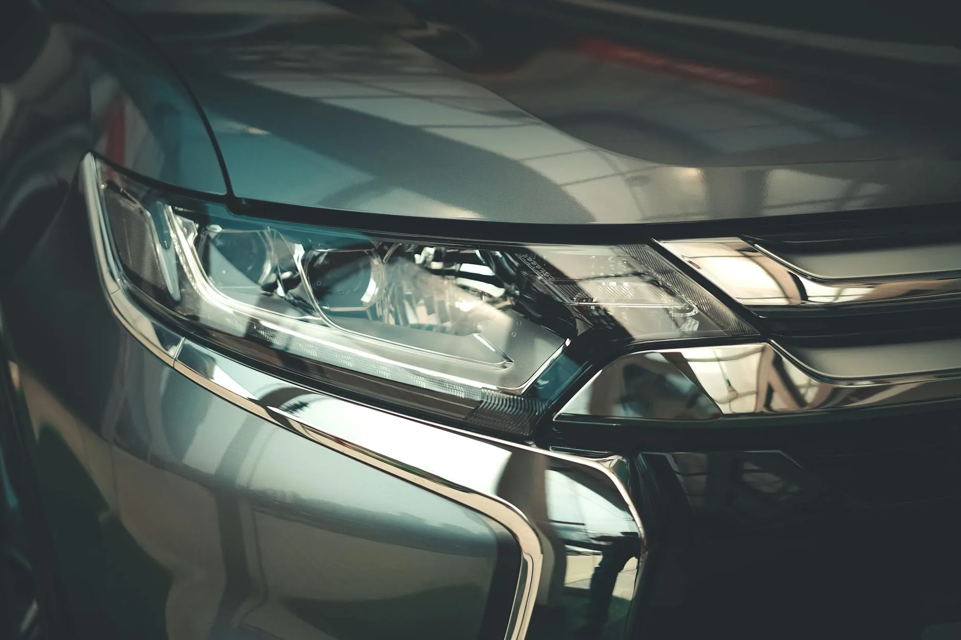 Photo by Asm Arif on Pexels | Poles Mika Lampu Mobil illustration